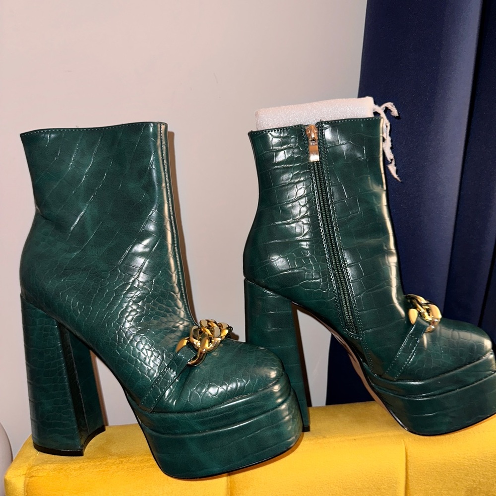 Green platform heel boots